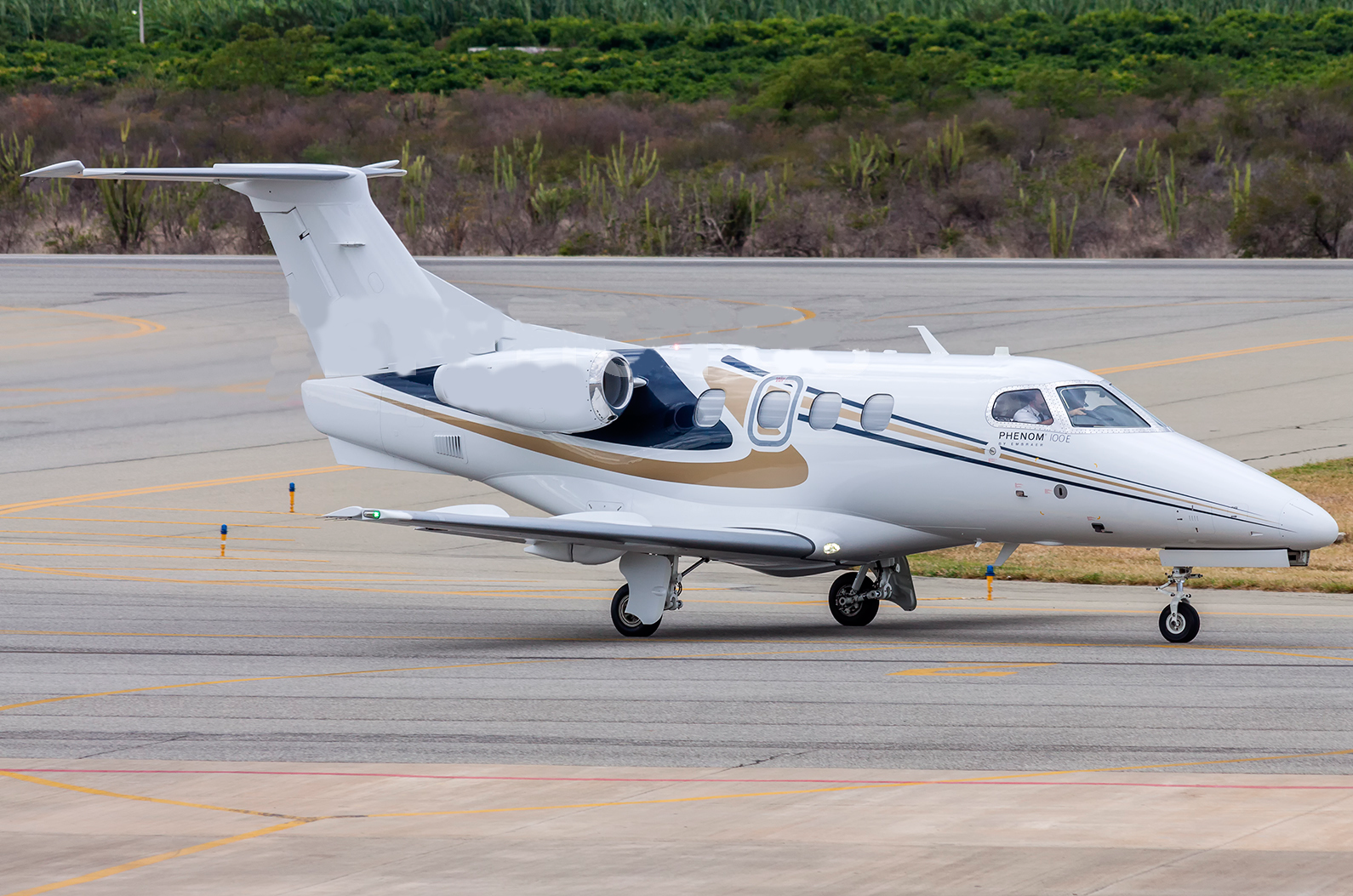 Embraer Phenom 100E 2014